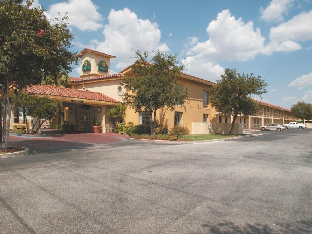 La Quinta Inn By Wyndham San Antonio I-35 N At Rittiman Rd Екстериор снимка